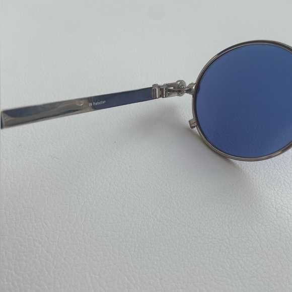 Jean Paul Gaultier Vintage Sunglasses Silver frame and Blue lenses - Picture 5 of 8